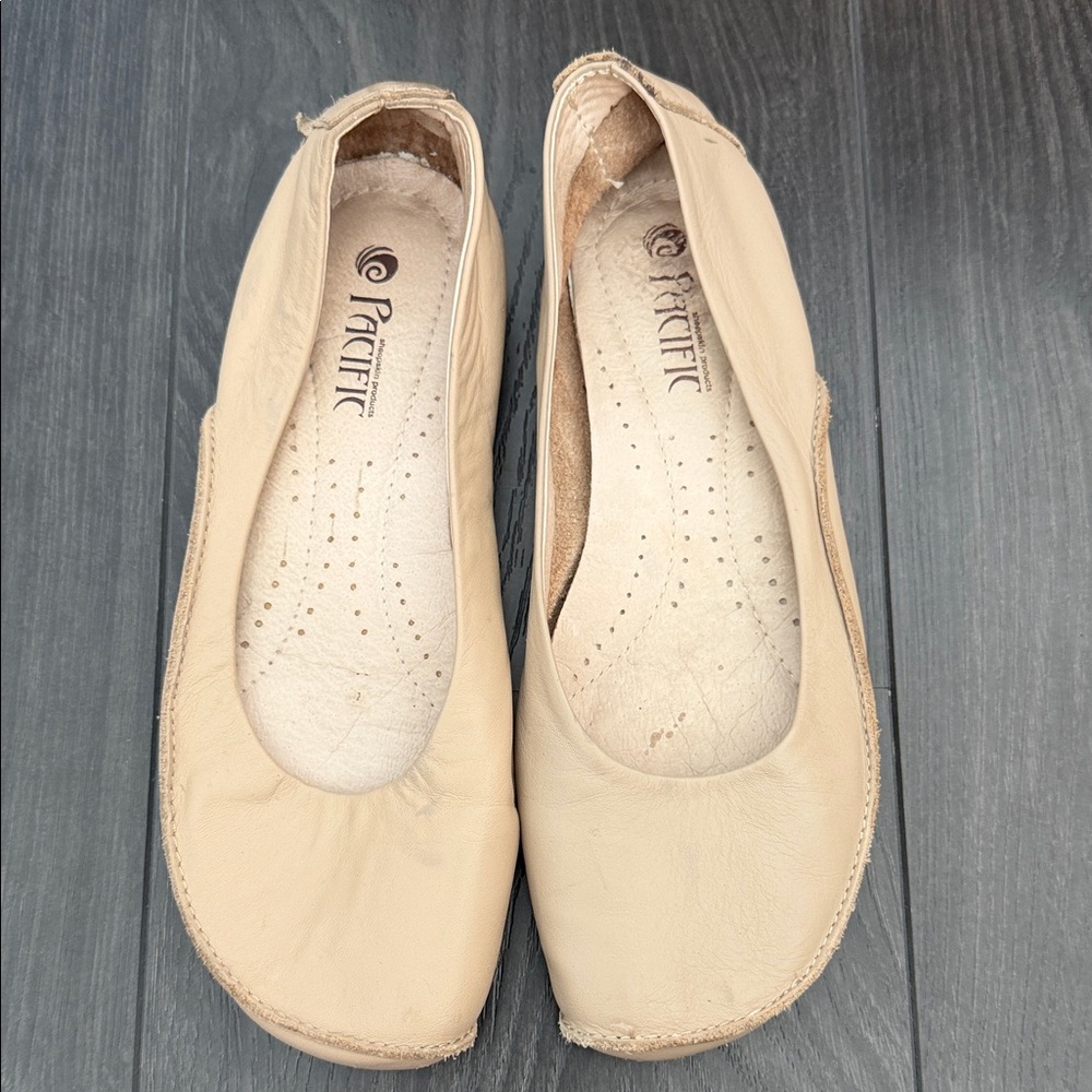Pacific Sheepskin Cream Leather Slip-On Ballet Flats